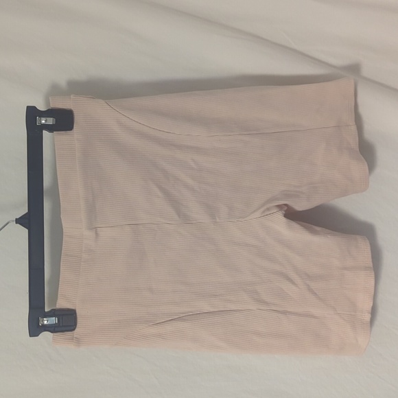 NWT Naked Wardrobe tan ribbed shorts - Picture 7 of 10